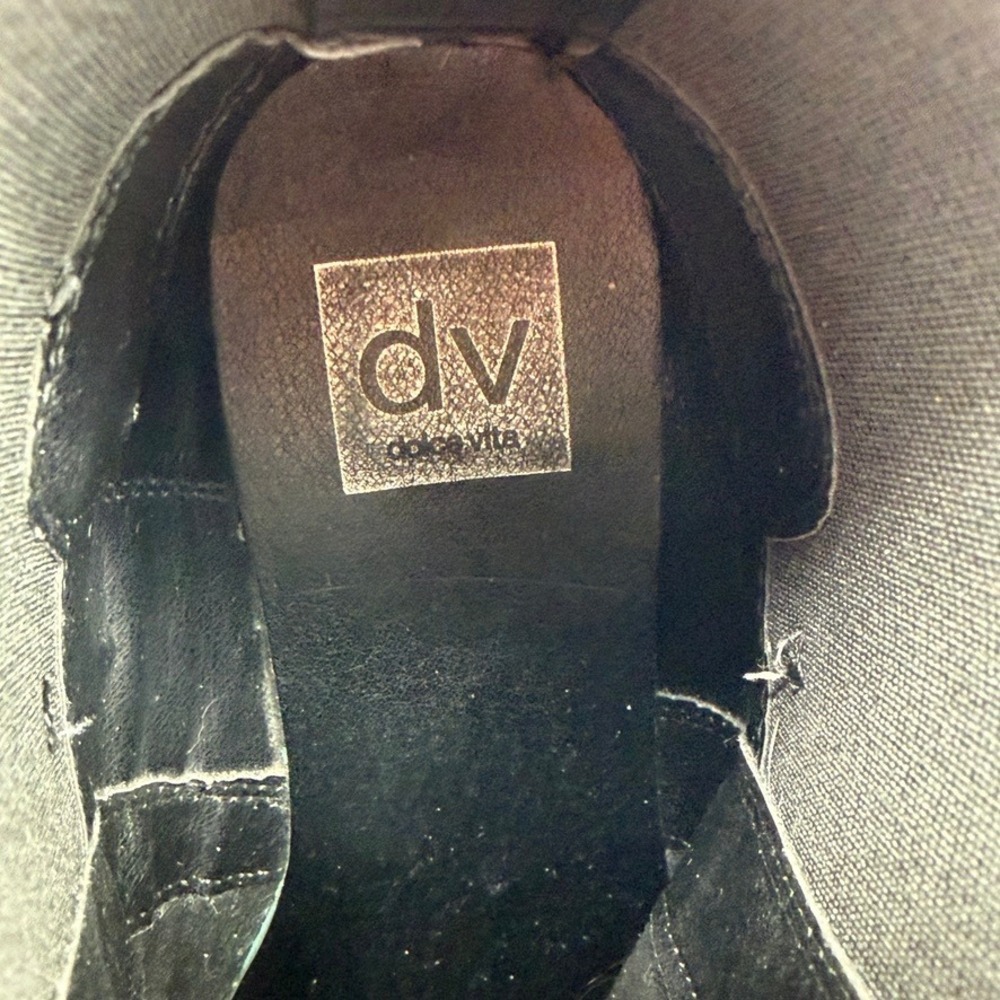 DV Dolce Vita Rielle Black Chelsea Ankle Boots Women's 7.5 Lug Sole - Picture 7 of 7